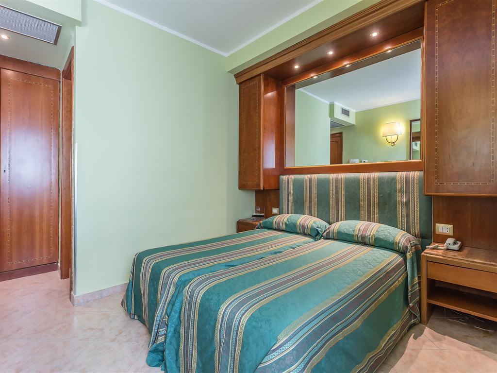 Raeli Hotel Siracusa Roma Exterior foto